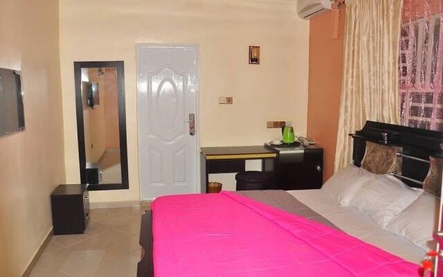De Revelation Hotel