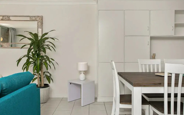 2 James Cook Apartments