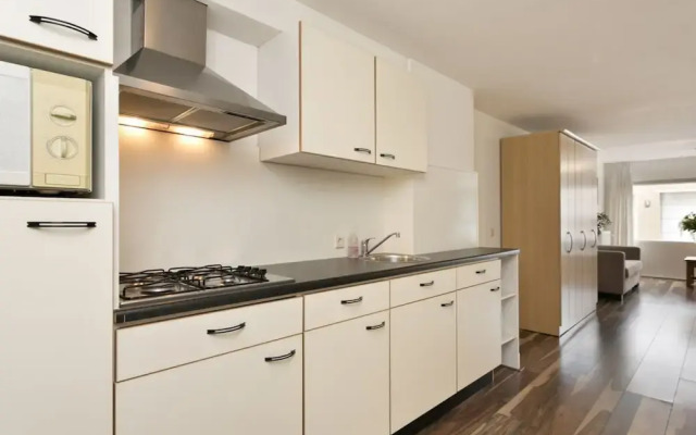 Spacious Luxury Apartment With Beautiful Views of the Marina