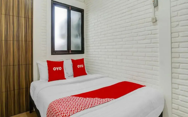Super OYO 90828 Ara Guest House