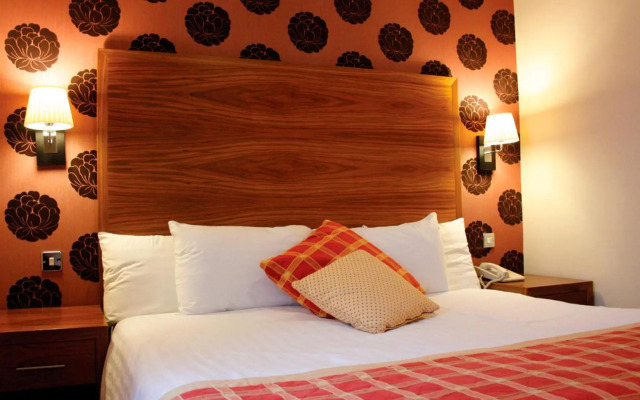 Metropole Hotel and Spa