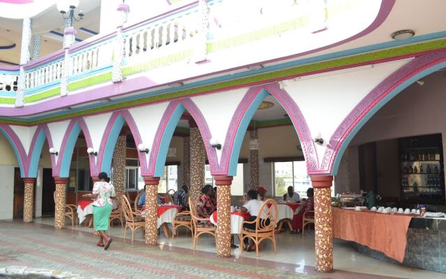 Whitesun Safari Hotel