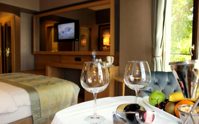 Lale Hotel