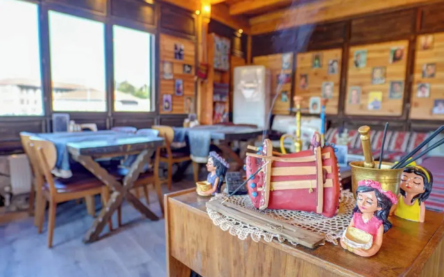 Nar-I Ask Cave Hotel