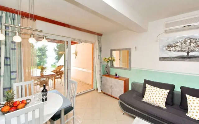 Seafront Apartments Deveron