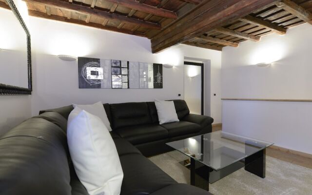Ibernesi 2 Apartment
