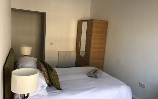 Central 3 Bedroom Flat