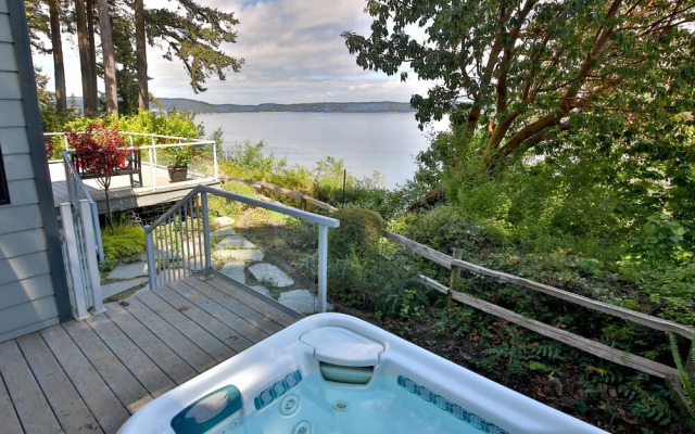 Days and Waves Beachhouse