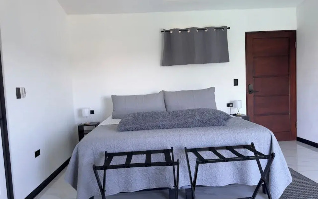 Black & White Apartments Monteverde