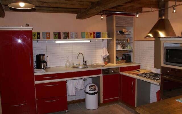 Fine Holiday Home in the Surroundings of Vitry-aux-loges Near Large Swimming Lake