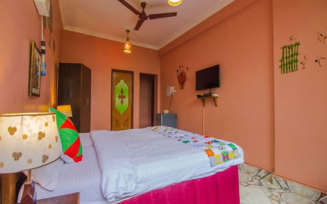 OYO 15697 Home Colorful Studio Candolim Beach