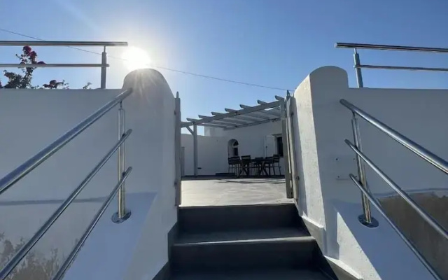 New Villa Sostis