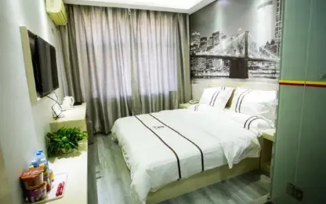 Super 8 Hotel (Bayaner Railway Station Victory)