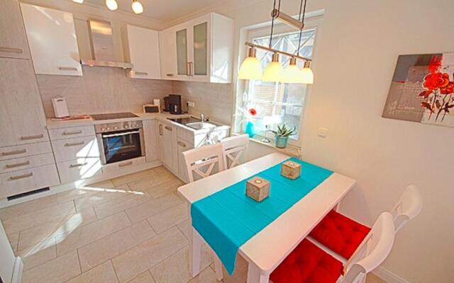 Les Belles, Haus Davide, FW Elegant FW 8