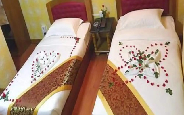 C & Y Hotel