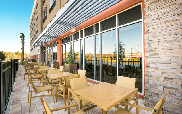 Holiday Inn Express & Suites Jacksonville - Town Center by IHG