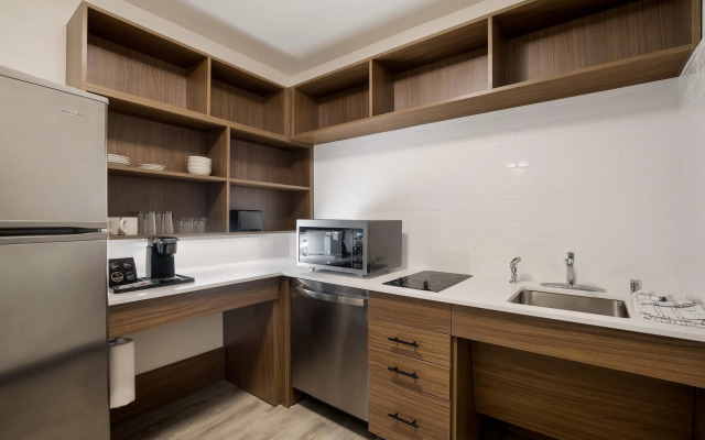 Everhome Suites Corona