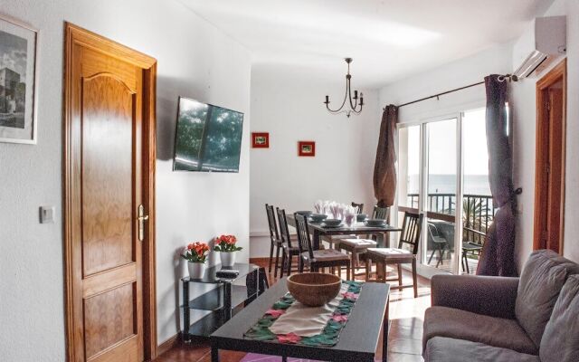 Beachfront Vacation Apartment in Fuengirola Ref 102