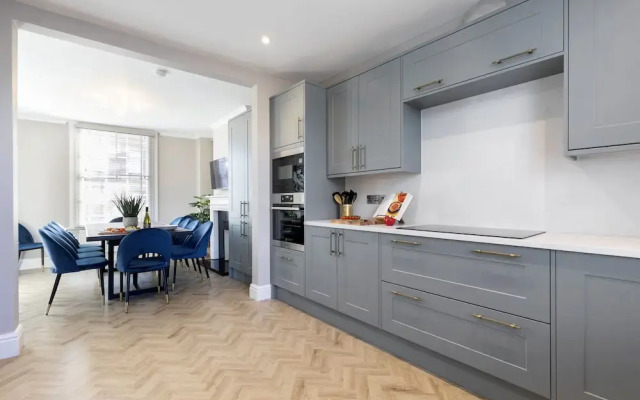 Elliot Oliver - Stunning 6 Bedroom Regency House With Parking