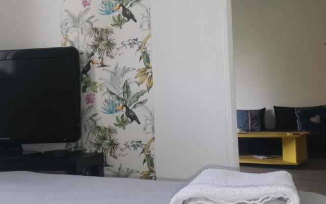 TOULOUSE appartement avec chambre séparée/Métro/Piscine