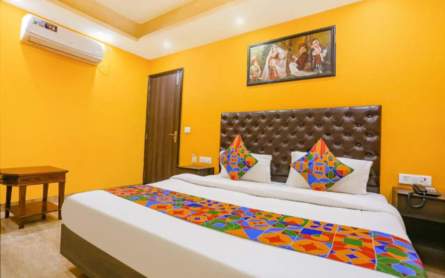 FabExpress Taj Home Stay