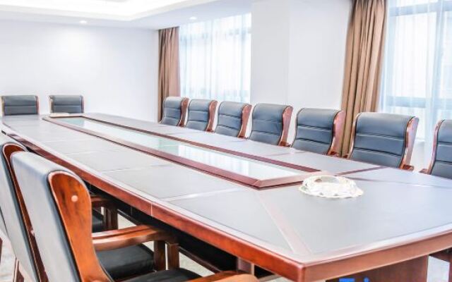 Fengyang Xinmilan International Business Hotel