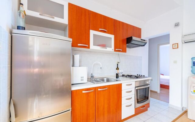 Stunning Home in Zavalatica With Wifi and 2 Bedrooms