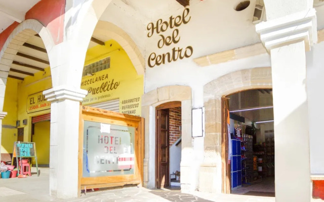OYO Hotel Del Centro