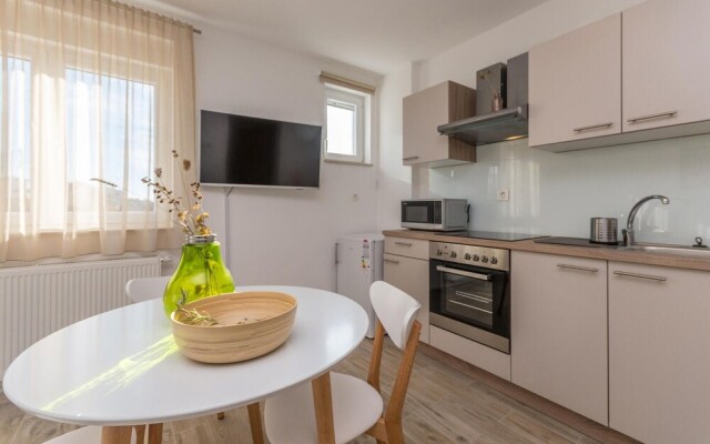 Awesome Apartment in Zadar With Wifi