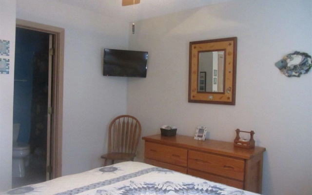 Sw 14 Shell Shack 1 Bedroom Condo by RedAwning