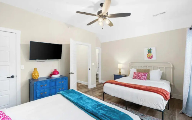Pineapple Bungalow 14ppl