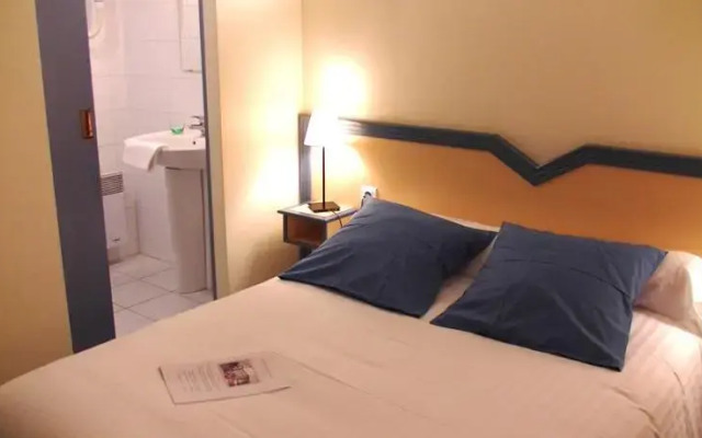 Hotel A la 12eme Borne