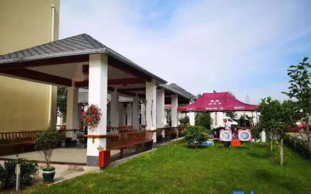 Yunmeng Resort Hotel