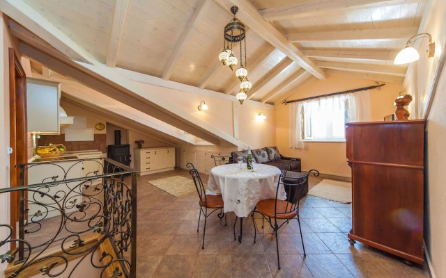 Amoret Apartments