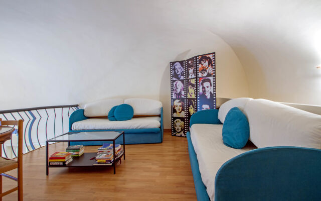 Casa Vela by Starhost