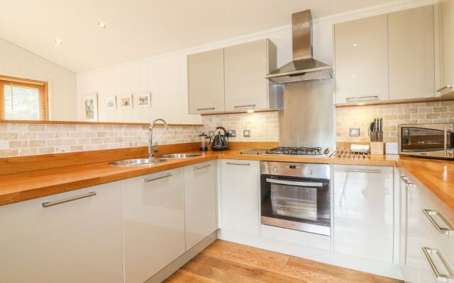 10 Water'S Edge, Looe