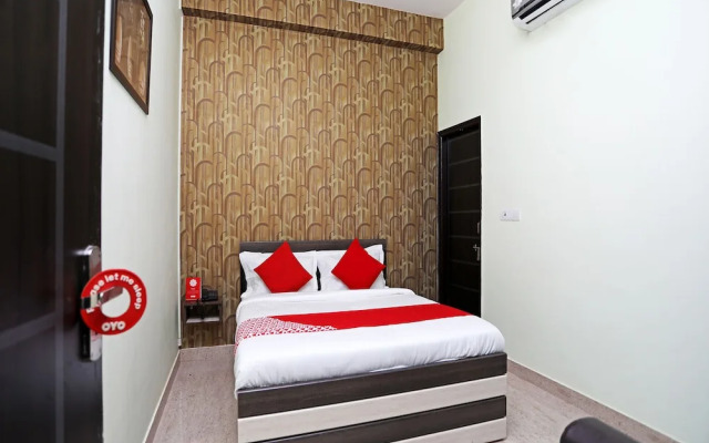 OYO 17293 Country Residency