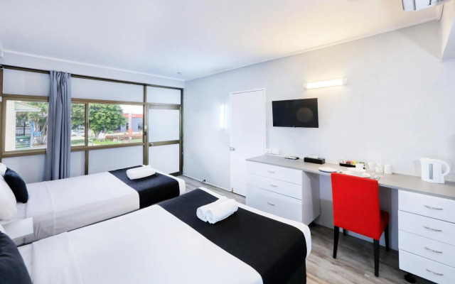 Tropical Gate Motor Inn