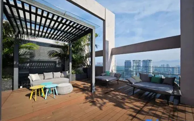 Riveria Premium Kuala Lumpur, Roam