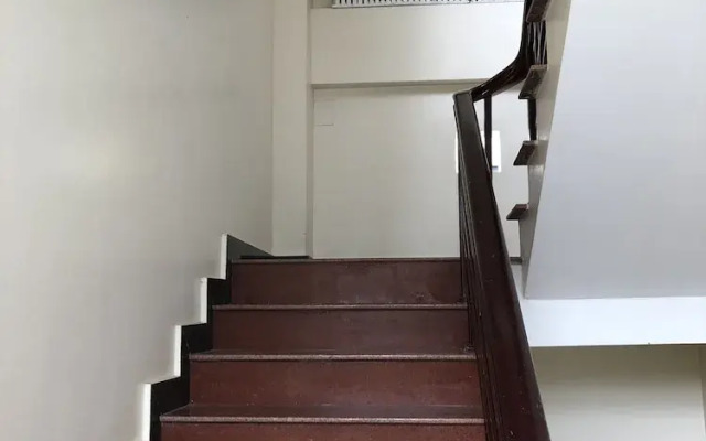 Cat Ba Central Hotel II - Hostel