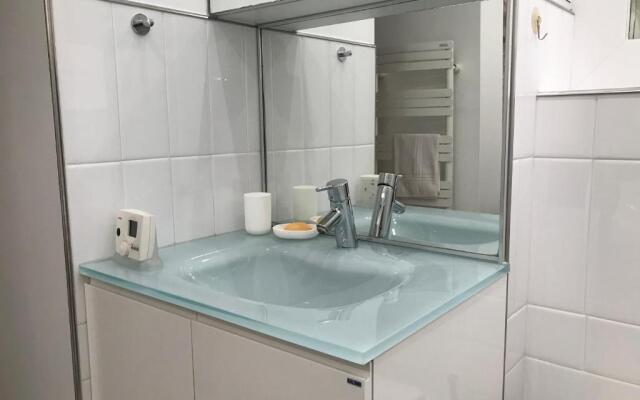 T2 45m Front de Mer Climatisation Jacuzzi