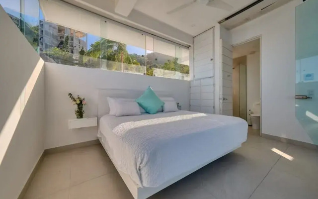 Luxurious 2BR Condo - Amazing Ocean View - Pool