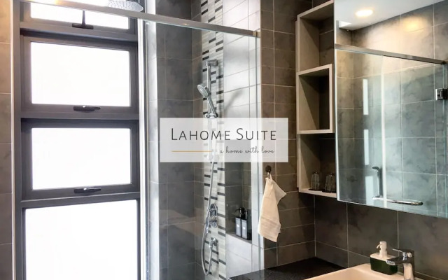 The Robertson KL By Lahome Suite