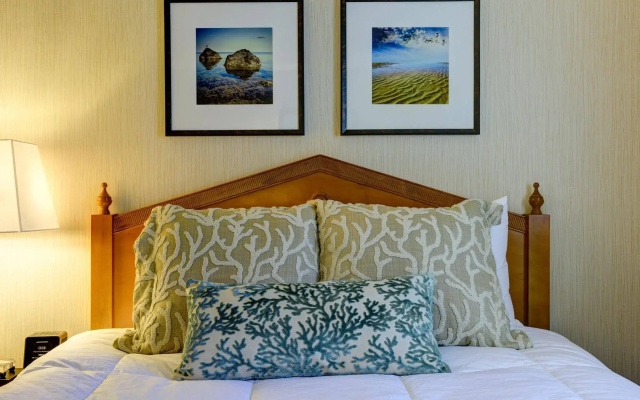 Port Inn and Suites Portsmouth, an Ascend Collection Hotel