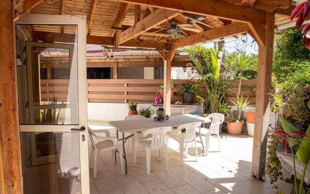 Captivating Lake & Oceanview Getaway House