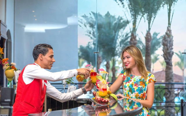 Hawaii Le Jardin Aqua Resort - Families and Couples Only