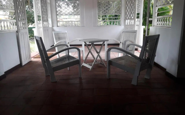 colonial bungalow