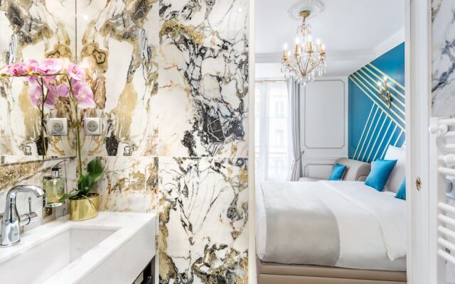 Luxury 2 bedroom 2.5 bathroom Louvre