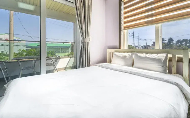 Seogwipo Myhalftime Pension