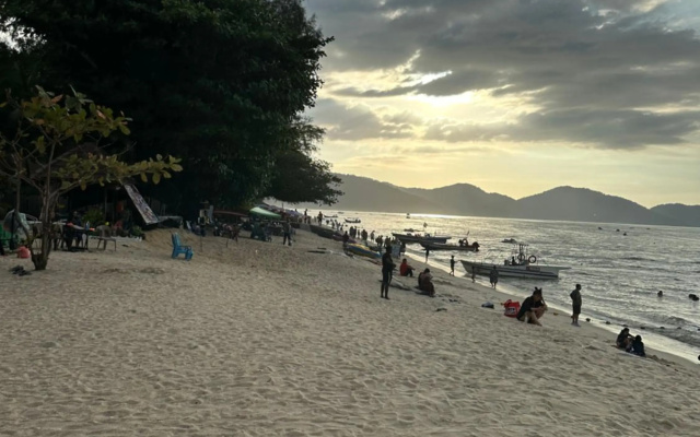 Beach Resort 19 Home Stay Batu Ferringhi